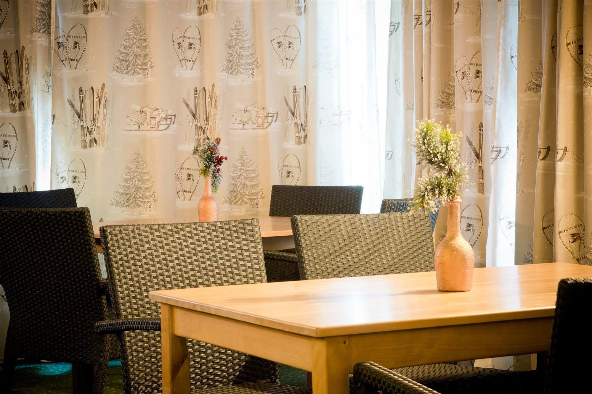 סן-ג'רבה-לה-באן Hotel Arbois Bettex מראה חיצוני תמונה